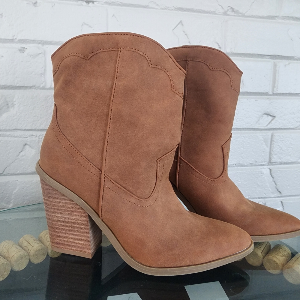 DV by Dolce Vita Tan Heeled Boots